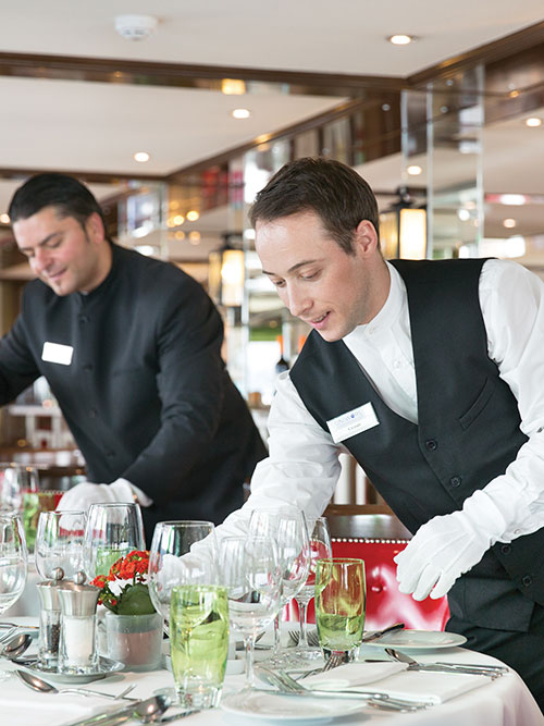 Italian / French Restaurant Waiters (M/F)